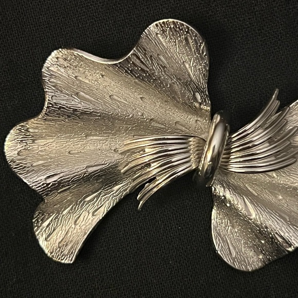 Vintage Coro Brooch - Picture 3 of 10